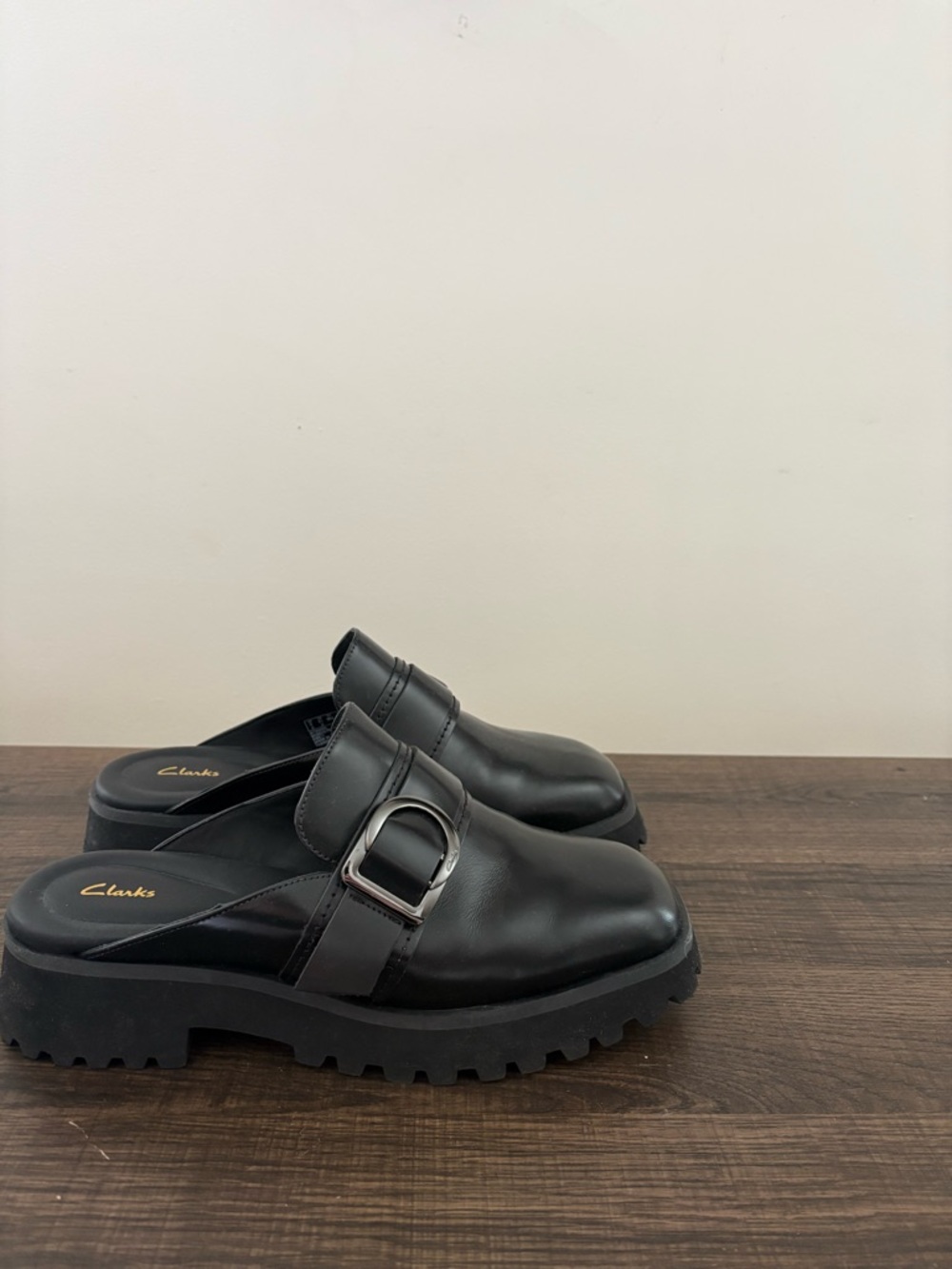 Clarks Black Leather Buckle Mule - Picture 3 of 6